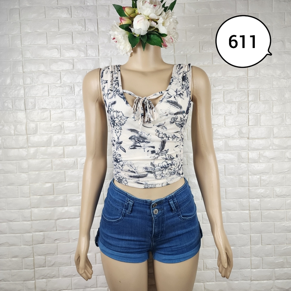 SHEIN XS Beige & Black Crop Top – Casual Fitted Two-Tone Summer Top